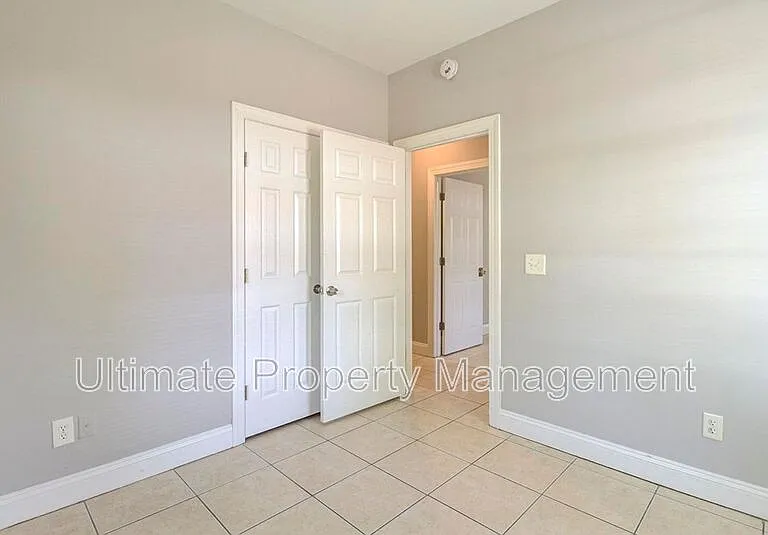 220-1 Rose Ave — Photo 13