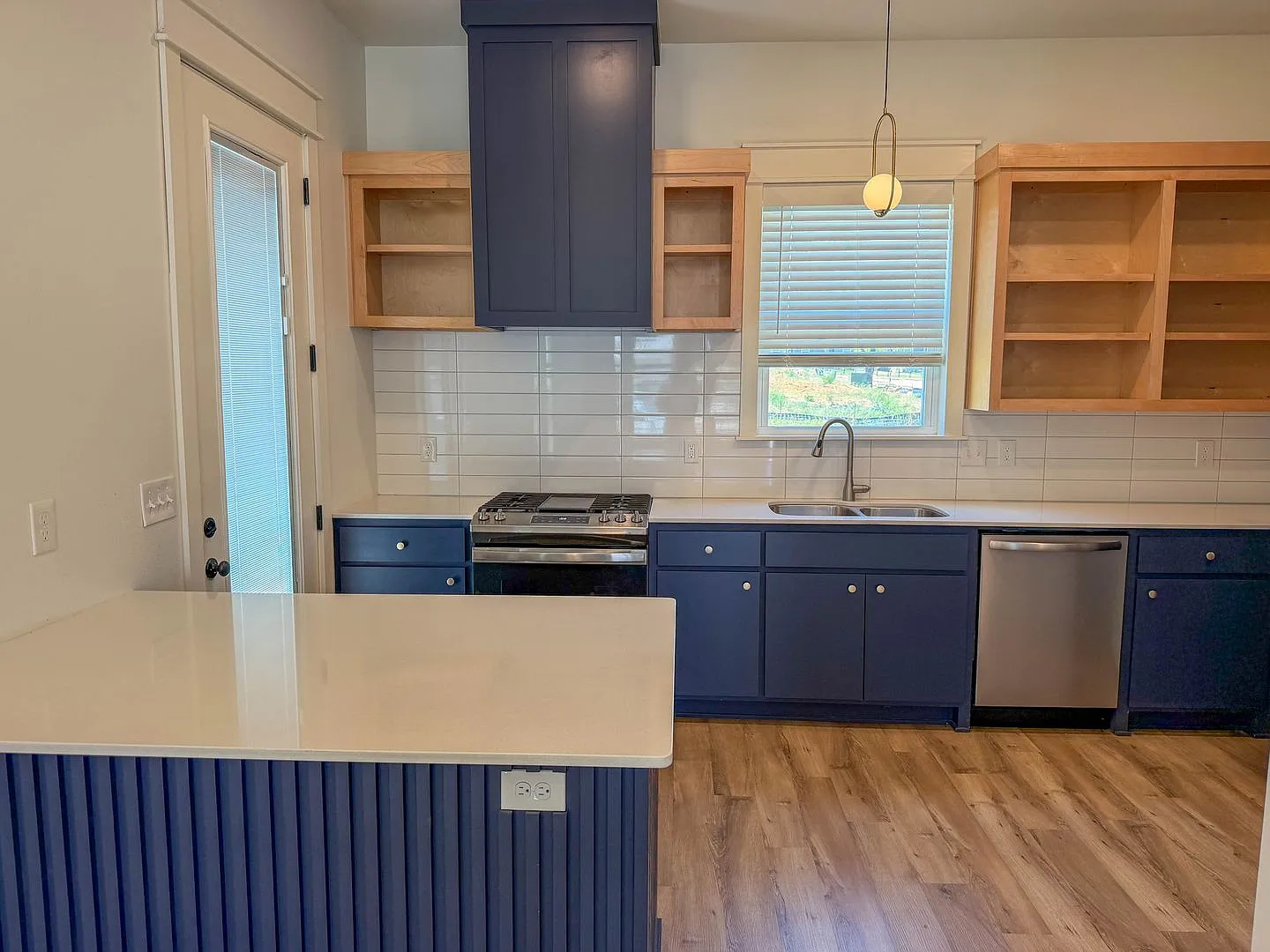 Beautiful Modern Home For Rent Near the UofA! — Photo 2