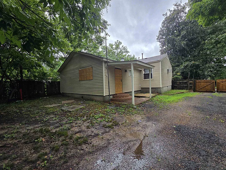 1706 Echles St — Photo 23