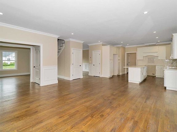 4th image of 113 Arthur St