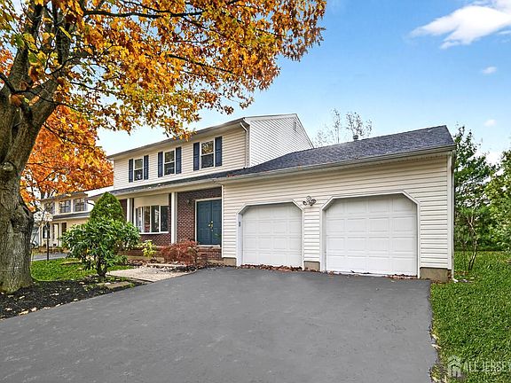 3rd image of 8 Wright Ct