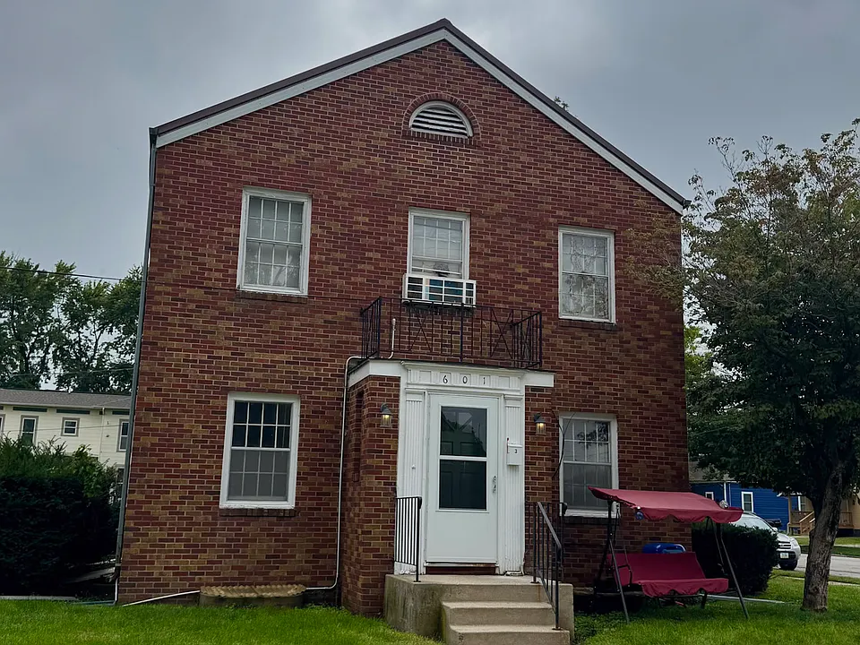301 S Elm St #1/3