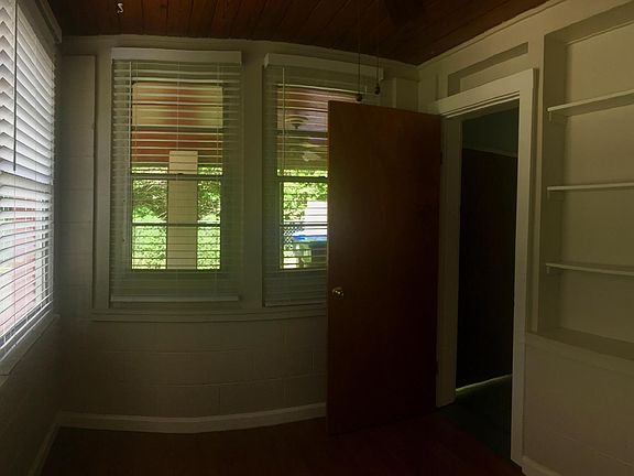 Sunroom / den