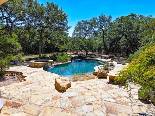 106 GEDDINGTON, Shavano Park, TX 78249