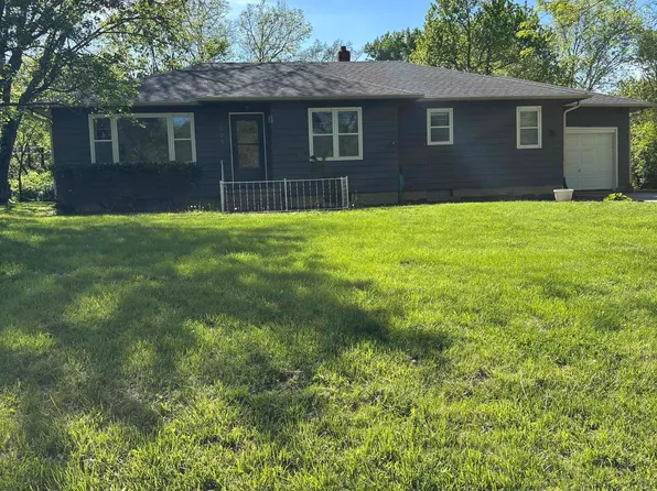 604 Mulberry St, Valley Falls, KS 66088