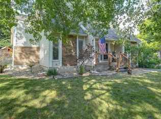 1500 NE Sunny Creek Ln, Blue Springs, MO 64014
