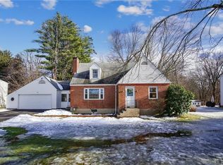 18 Maple Ave, Bloomfield, CT 06002