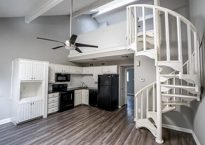 2 bed, 850 sqft, $995 — Photo 2