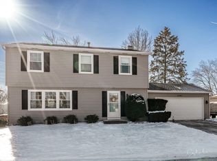 1341 S Madlock Ct, Elgin, IL 60123