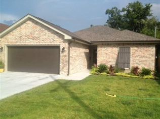 1929 5th St, Port Neches, TX 77651