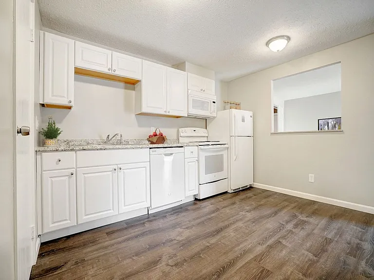 Autumn Hills Apartments — Photo 5