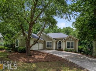 6304 Flat Rock Dr, Flowery Branch, GA 30542