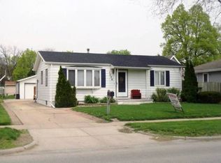 1726 E 1st St, Fremont, NE 68025
