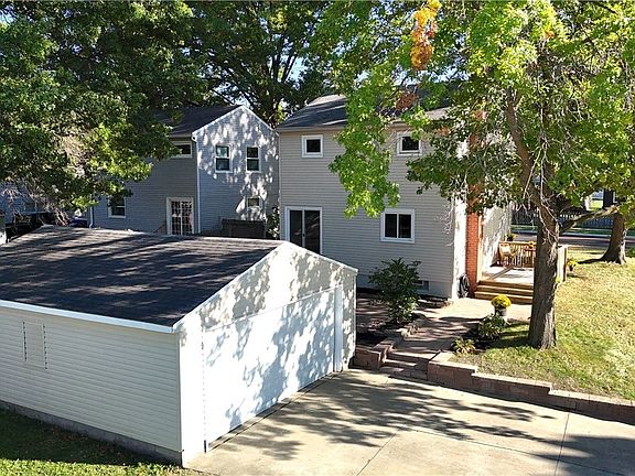 4th image of 1231 Silver Lake Ave