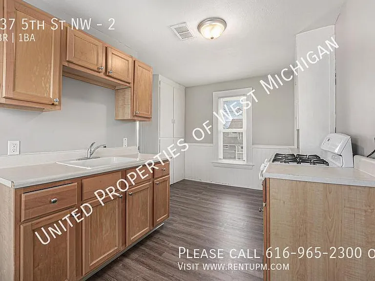 737 5th St NW #2 — Photo 1