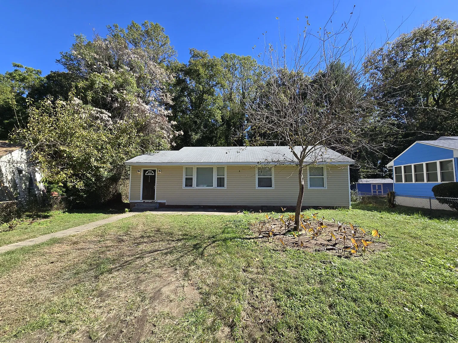 3 bed, 1076 sqft, $1,595 — Photo 2
