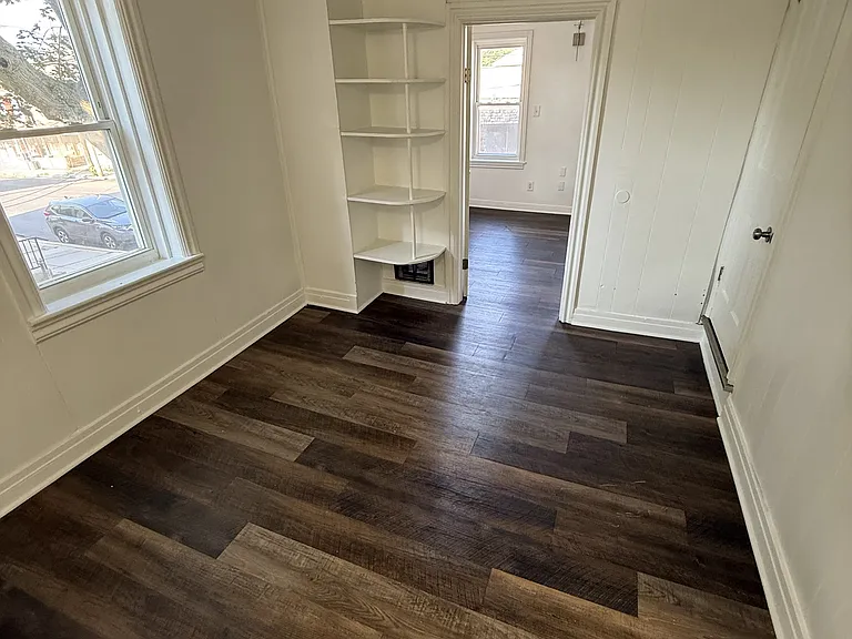 332 S 9th St — Photo 11