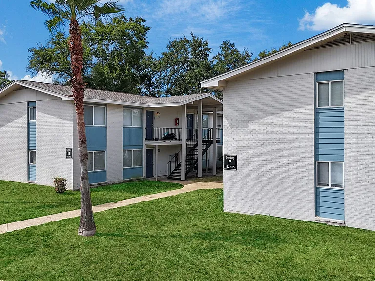 Gulf View Apartments — Photo 7
