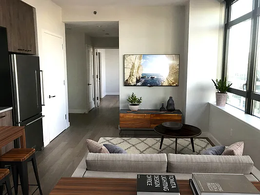 Rented by Brause Realty | media 19