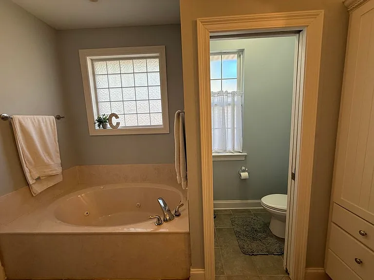 4410 Windlake Dr — Photo 24