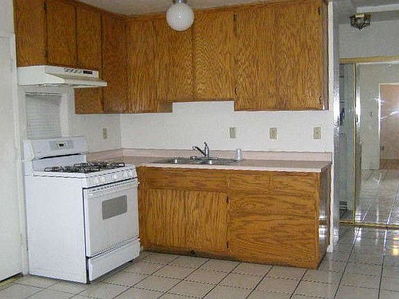 5th image of 1048 S Shasta Ave
