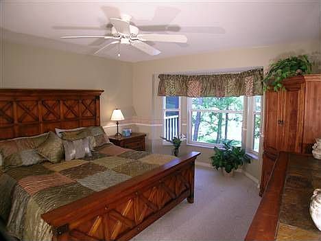 5th image of 458 Country Hollow Ct #206