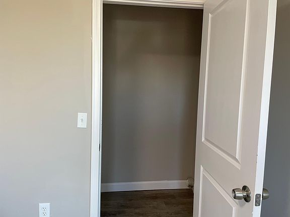 4th image of 719 Spruce St