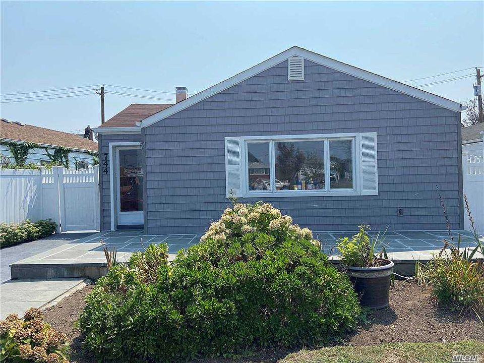 1st image of 744 E Park Ave
