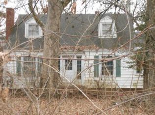 926 2nd St, Charleston, IL 61920