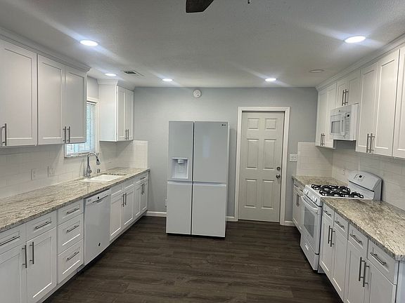 3rd image of 4324 W La Vida Ave