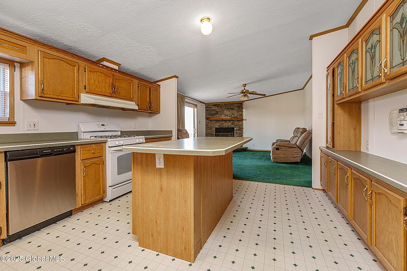 3rd image of 193 Horton Road