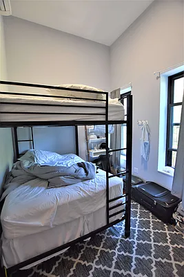 Rented by Bold New York | media 6