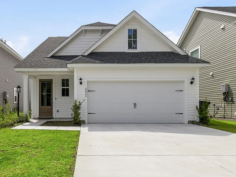 8826 Credence Dr — Photo 1