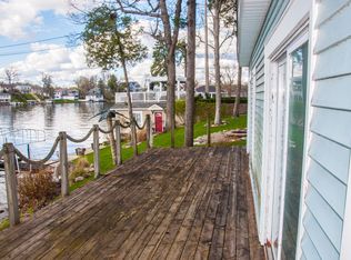 694 Victoria Is, Lake Orion, MI 48362