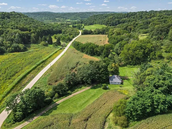 17176 Berry Hill Road, Richland Center, WI 53581