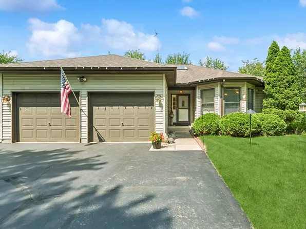 5605 Hawthorne Ln, Crystal Lake, IL 60014
