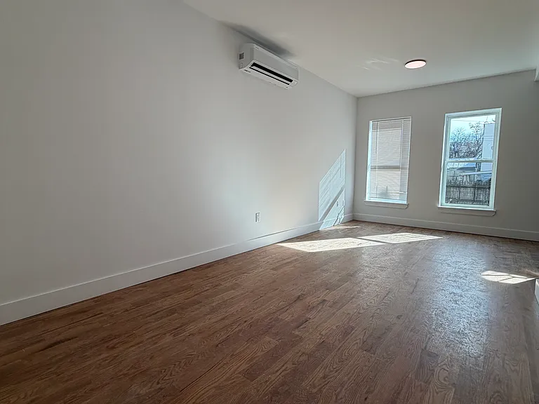 286 Hawthorne Ave #1 — Photo 6
