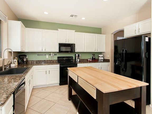 5th image of 105 W Goldfinch Way