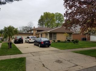 9407 Oliphant Ave, Morton Grove, IL 60053