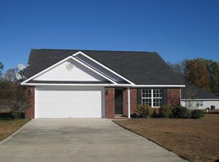 140 Auburn Cir, Glennville, GA 30427