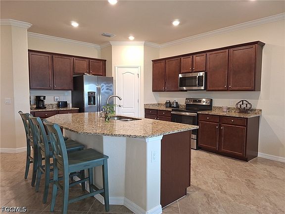 3rd image of 1641 Marton Ct
