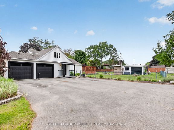3rd image of 111 Kittridge Ave E