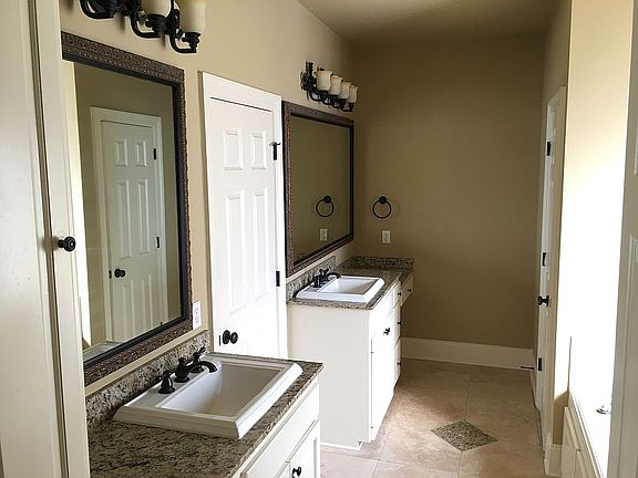 4th image of 460 South Club Ave