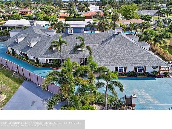 3rd image of 1701 Mango Cir