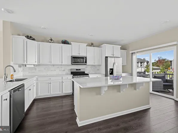 38 Rome Way, Mount Laurel, NJ 08054