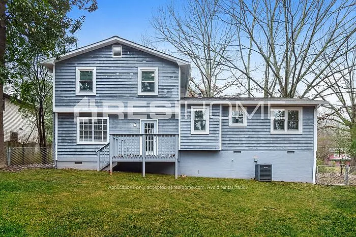 1076 Martin Rd — Photo 12