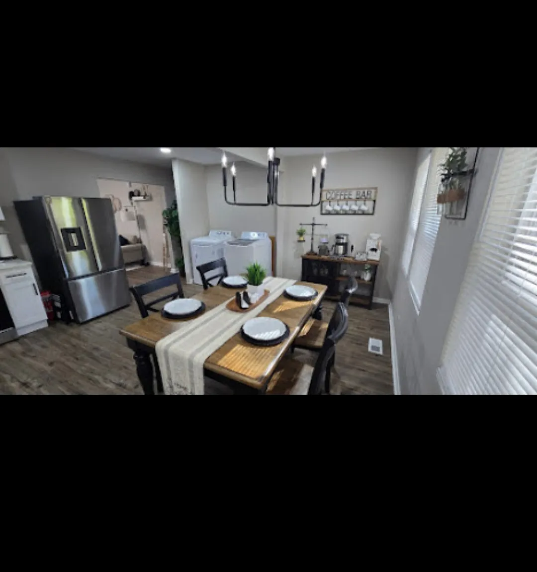 2115 Randolph Cir NW — Photo 4