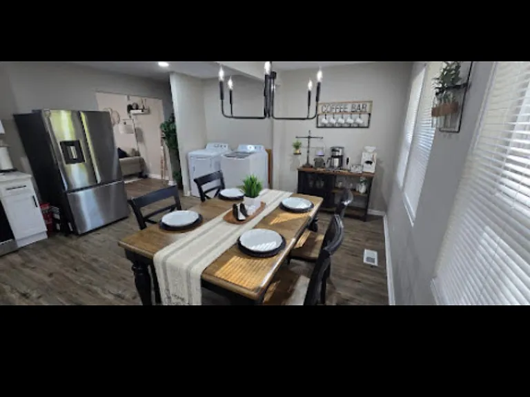 2115 Randolph Cir NW — Photo 4
