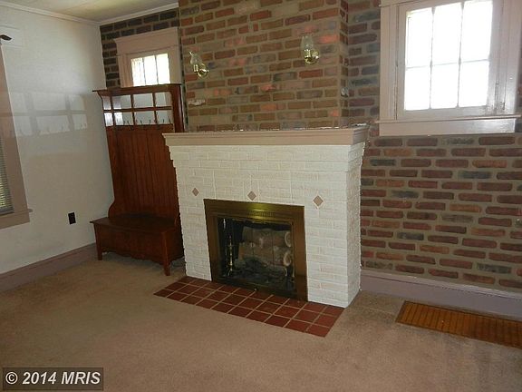 FIREPLACE(Sellers never used)