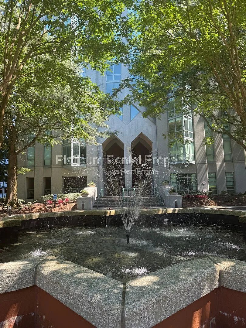 Studio, 1.0 bath, 543 sqft, $1,299 — Photo 4